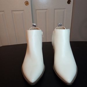 Time and Tru Cream Ankle Booties Size 9